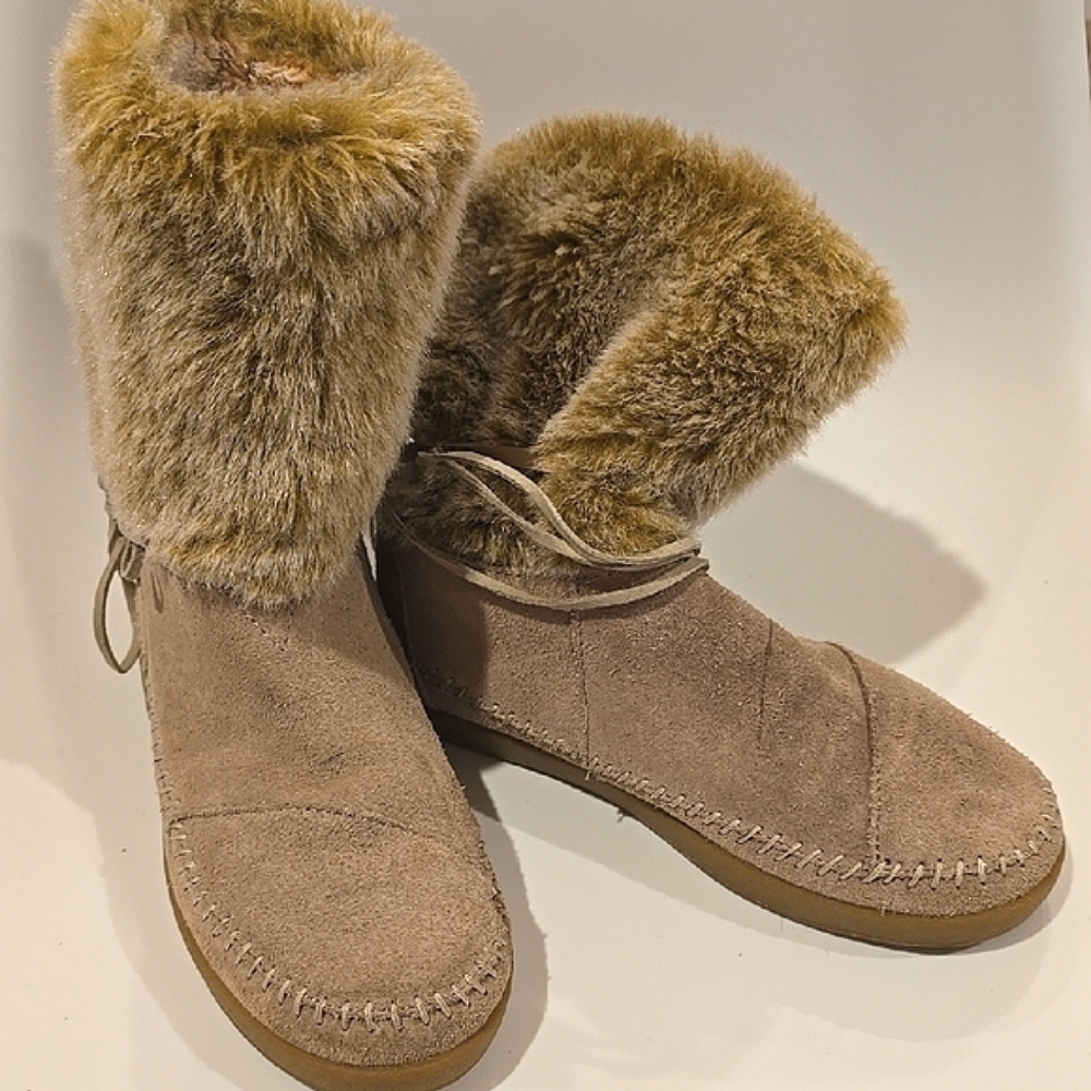 Toms Women's Tan Suede Fur Boots Sz 6.5